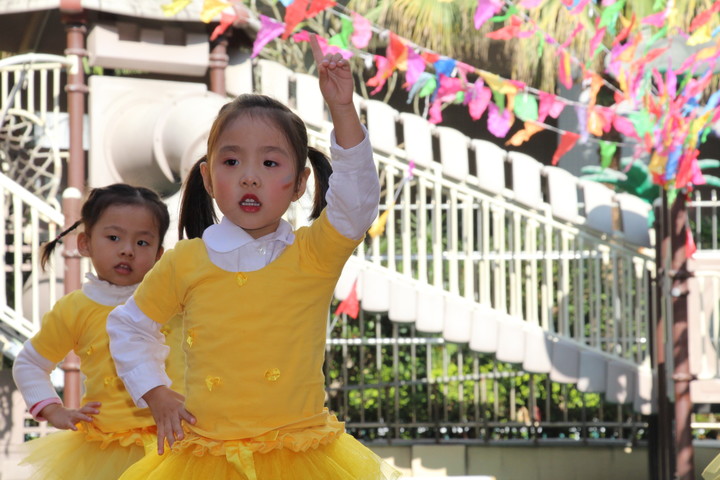 炫彩多世界，走向新時(shí)代”慶集團(tuán)20周年級(jí)組決賽暨頒獎(jiǎng)典禮